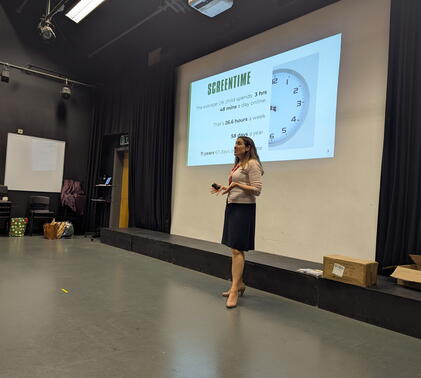 Dr Susie Davies from PAPAYA speaking to parents at Sidcot School